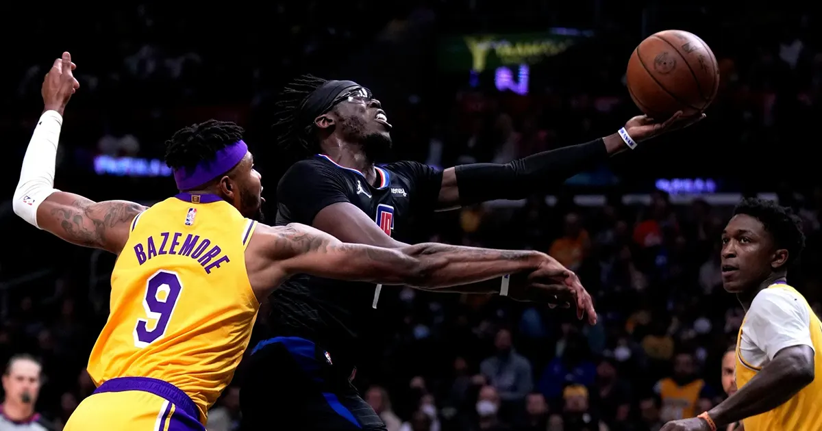 The Clippers defeat the Lakers 132-111 score